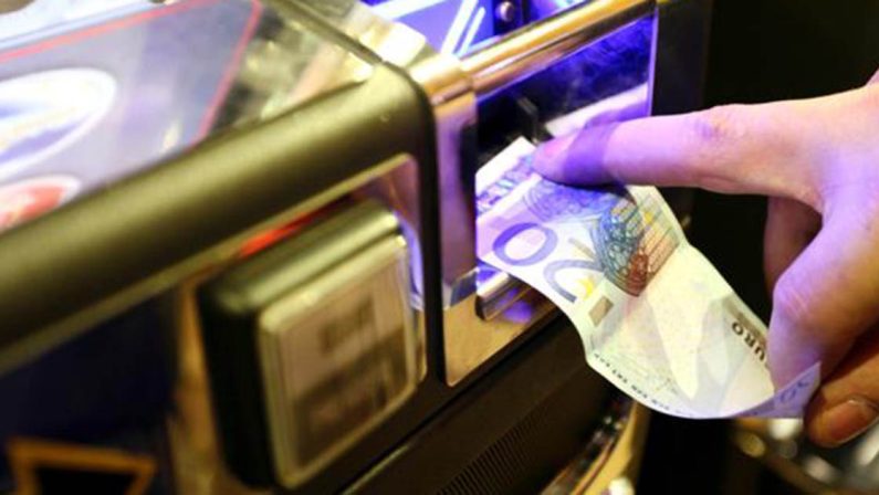 Cosenza, scoperta evasione da 39 milioni di euro su videogiochi e slot