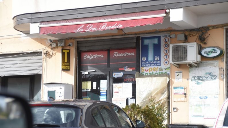 Nuova intimidazione ad una tabaccheria nel Vibonese, esplosi 10 colpi di pistola