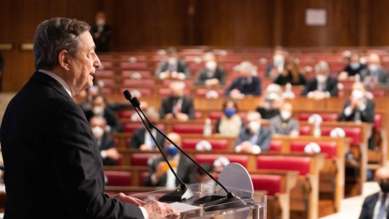 Covid, Pnrr e Quirinale: la conferenza di fine anno di Draghi