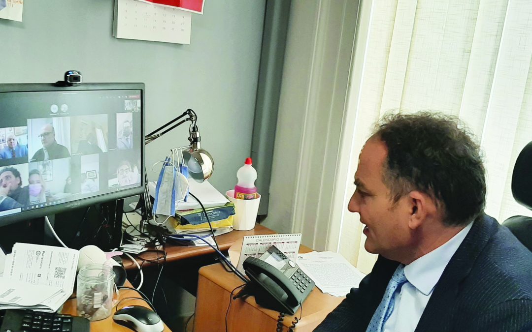 Il presidente della commissione Trasparenza, Filippo Melchiorre, assiste alla riunione collegato da remoto