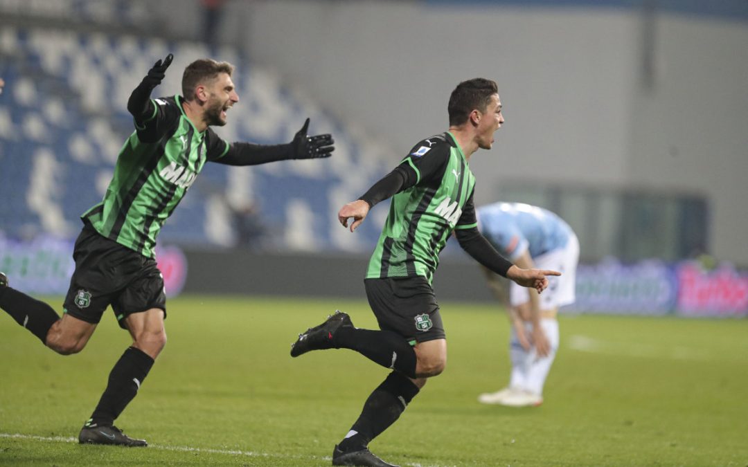 Berardi e Raspadori, il Sassuolo piega la Lazio 2-1