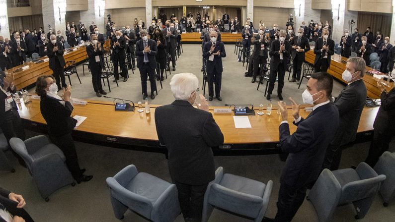 Mattarella al corpo diplomatico: «L'Europa deve interrogarsi sul proprio futuro»