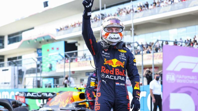 Verstappen conquista la pole al Gp di Abu Dhabi