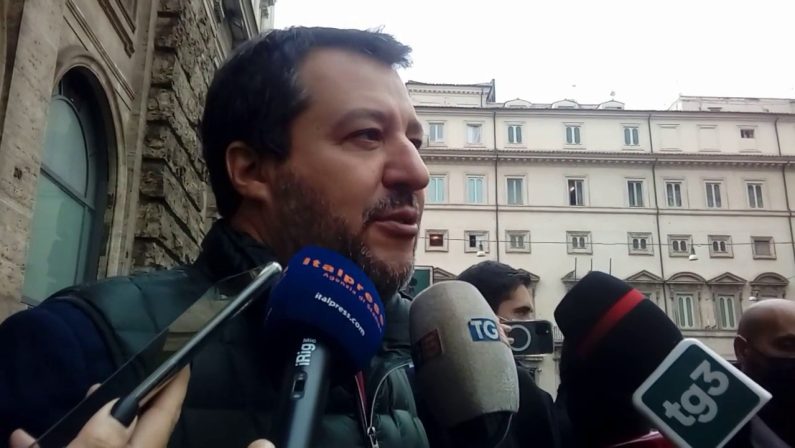 Bollette, Salvini “Trovare risorse contro i rincari”