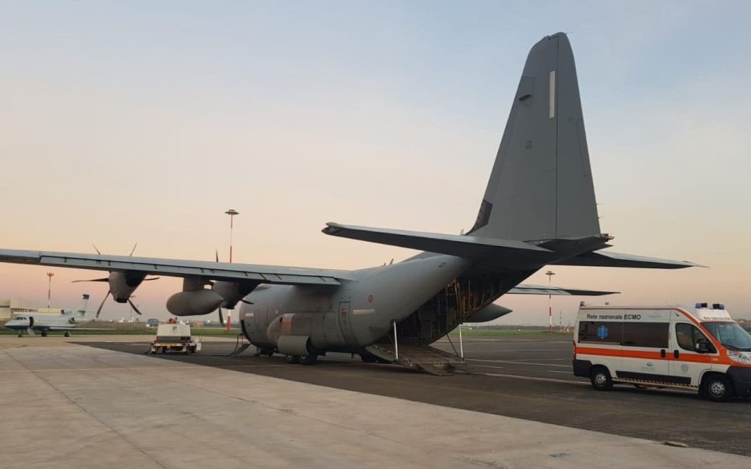 Un C-130J dell’Aeronautica Militare per il trasporto di un'ambulanza