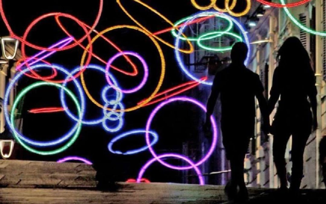 Le luminarie a forma di cerchio che hanno illuminato le notti cosentine, natalizie e non