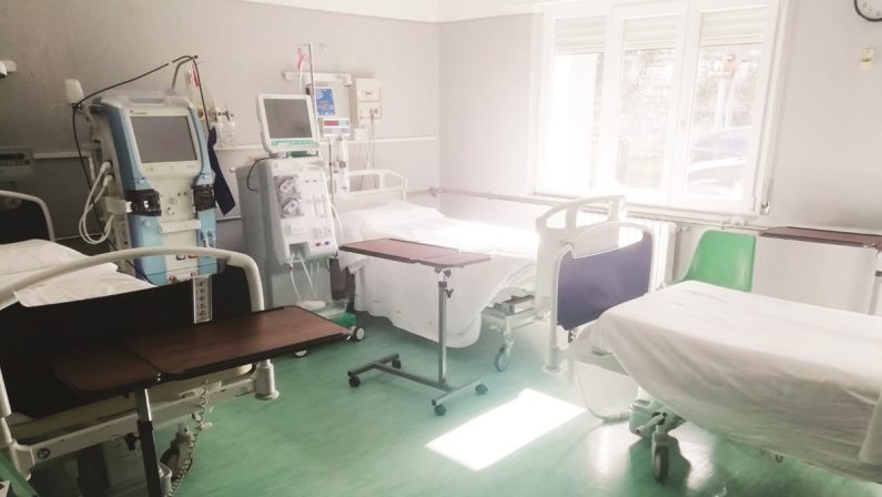 Tropea, manca la corrente in ospedale: dializzati dirottati a Vibo e Nicotera