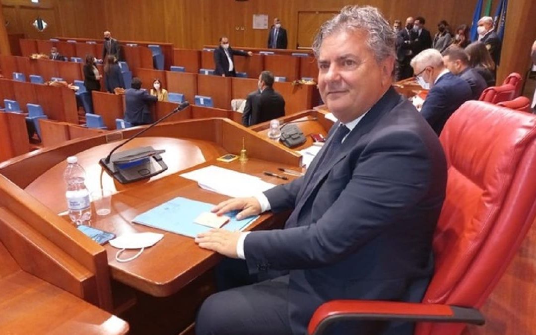 Il presidente del Consiglio regionale Filippo Mancuso