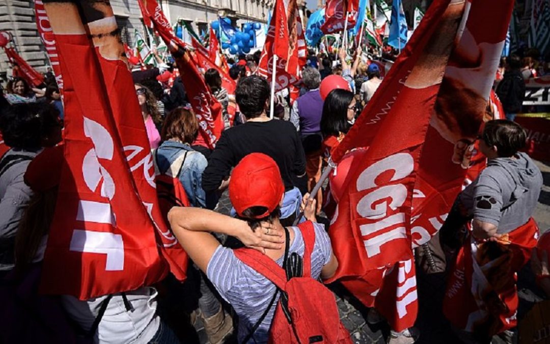 Sciopero generale, a Bari in migliaia da quattro regioni del Sud: “Ascoltate il Paese”