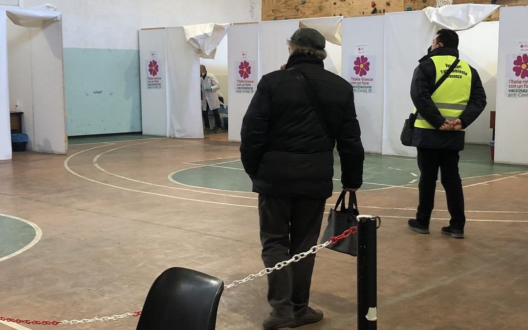 Open vax day a Cosenza: Usca di via degli Stadi al gelo, in ospedale computer in tilt
