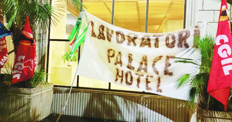 Bari, i dipendenti occupano l’Hotel Palace