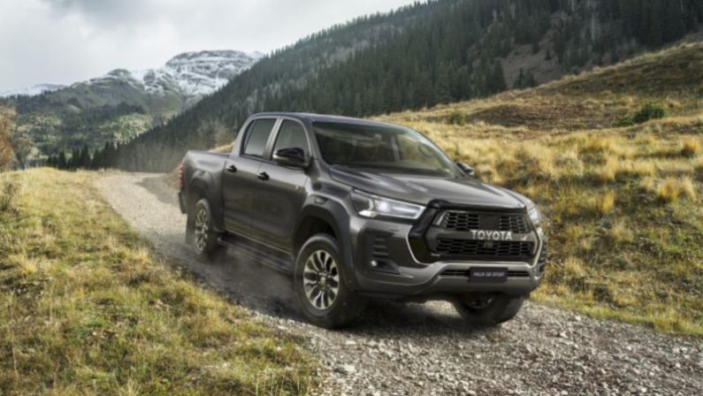 Toyota presenta il nuovo Hilux GR Sport
