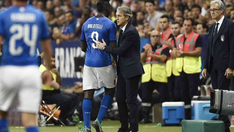 Mancini chiama 35 giocatori per lo stage, torna Balotelli