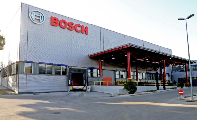 Bosch annuncia 700 esuberi a Bari, azienda pronta al confronto