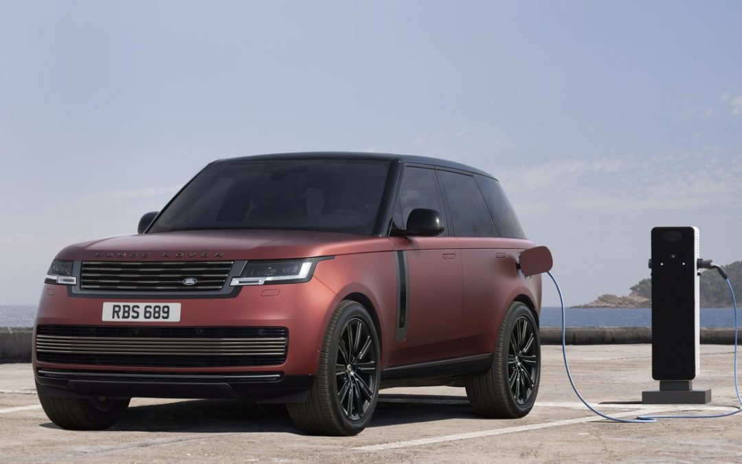 Aperti ordini per le nuove Range Rover SV e Plug-in Extended Range