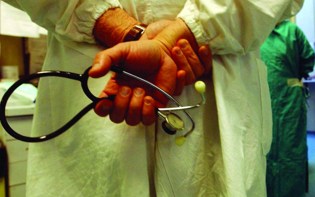 Il disastro della sanità calabrese, i medici chiedono tutele e assunzioni