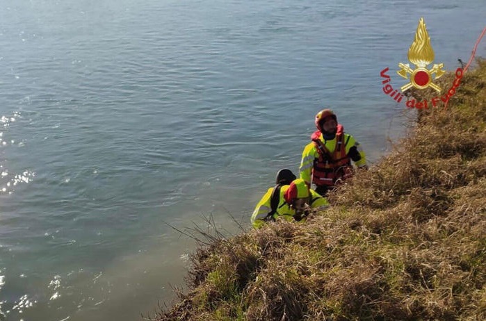 Quattro ventenni morti nell'auto ritrovata in un fiume nel Piacentino