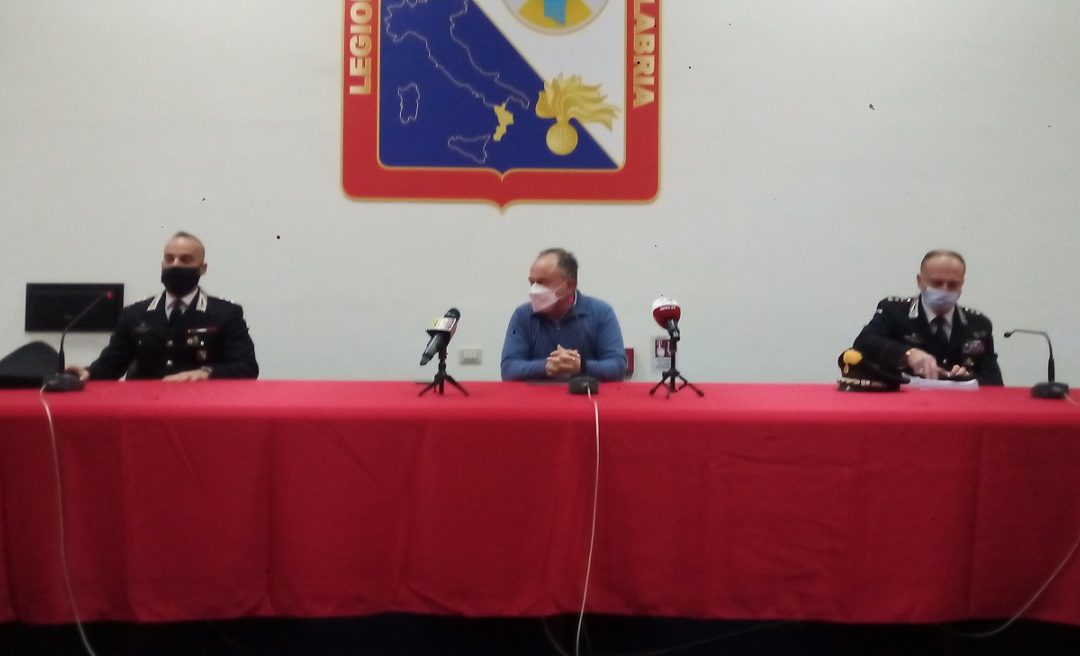 La conferenza stampa del procuratore Gratteri e dei carabinieri per l'operazione