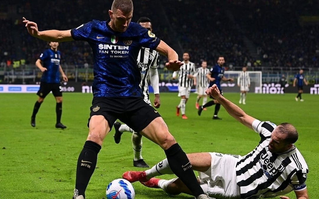 I calciatori di Inter e Juventus Dzeko e Chiellini, entrambi positivi al Covid