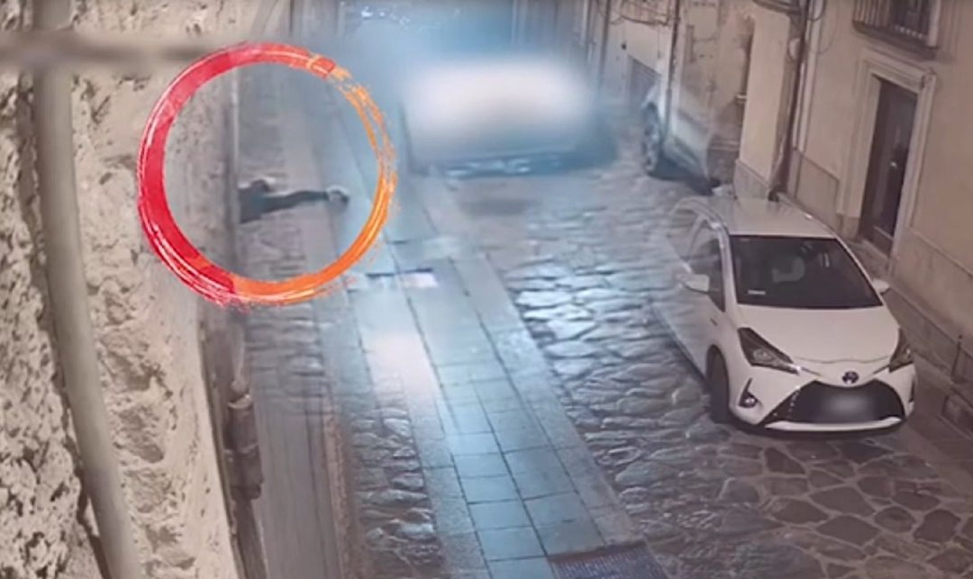 Rissa con sparatoria in pieno centro a Vibo, denunciate 12 persone