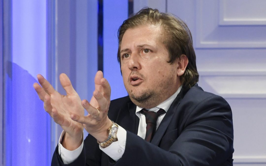 Covid, Sileri “Con i vaccini e calo dei numeri green pass scomparirà”