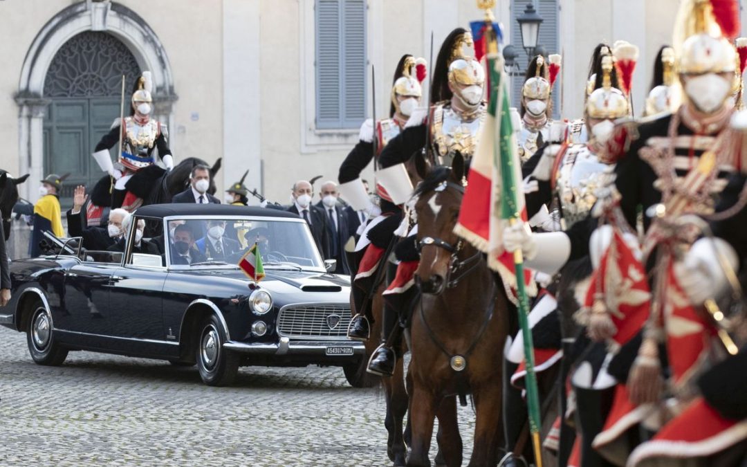Mattarella torna al Quirinale con la Lancia Flaminia Presidenziale