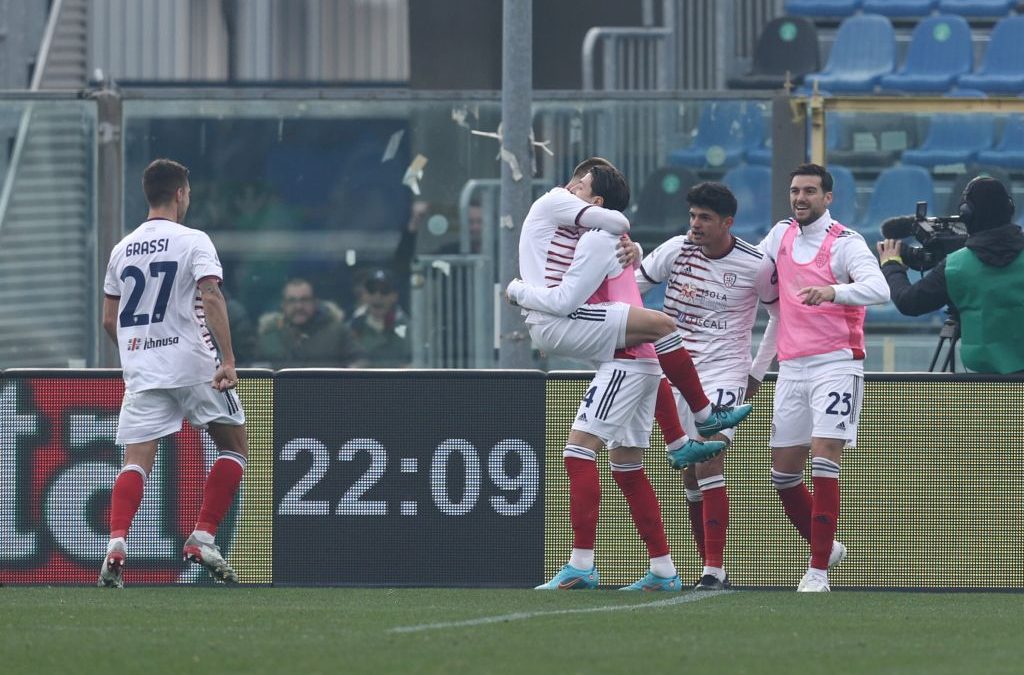 Colpo esterno del Cagliari, 2-1 in casa dell’Atalanta
