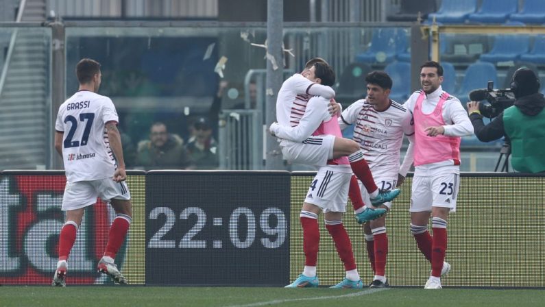 Colpo esterno del Cagliari, 2-1 in casa dell’Atalanta