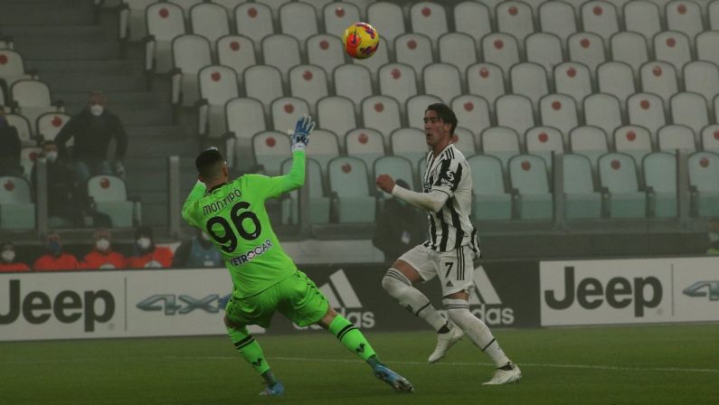 La Juve piega 2-0 il Verona, in gol Vlahovic e Zakaria