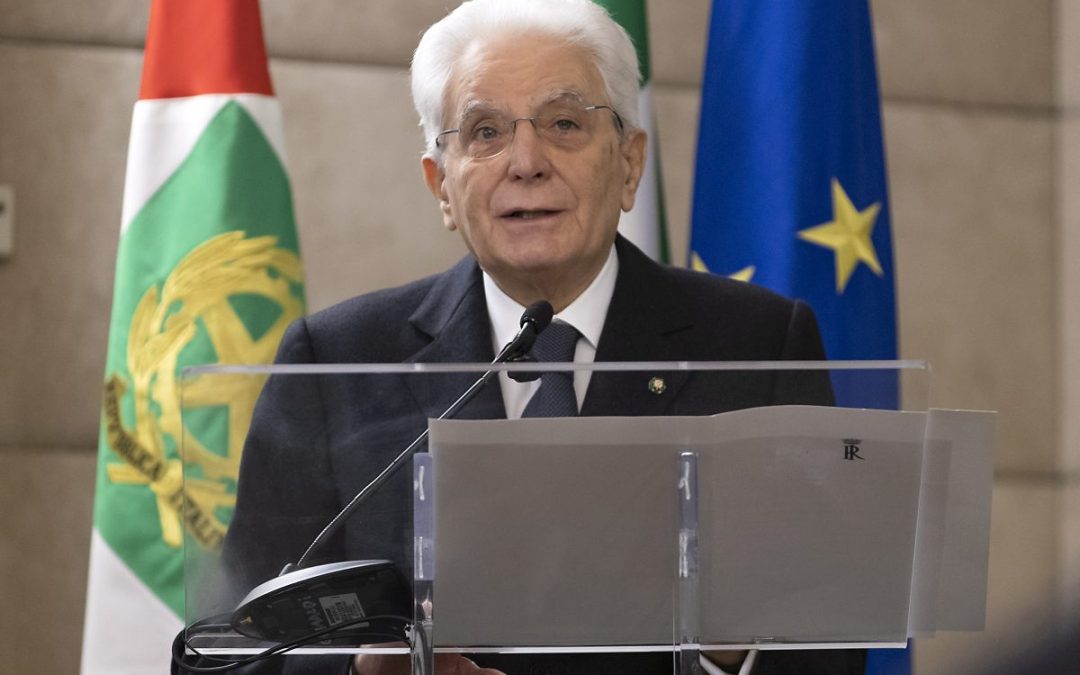 Mattarella “Proseguire il cammino della Costituzione un impegno di tutti”