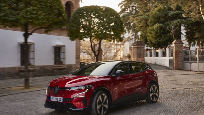 La Megane E-Tech Electric porta la “Renaulution” dentro casa