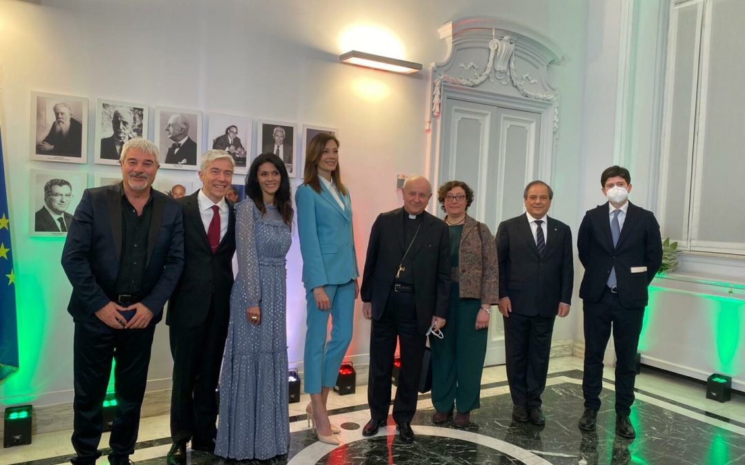 Covid, Speranza “Gratitudine a operatori. Abbiamo straordinario Ssn”