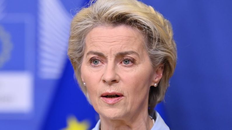 Ucraina, Von Der Leyen “Completeremo rapidamente pacchetto sanzioni”