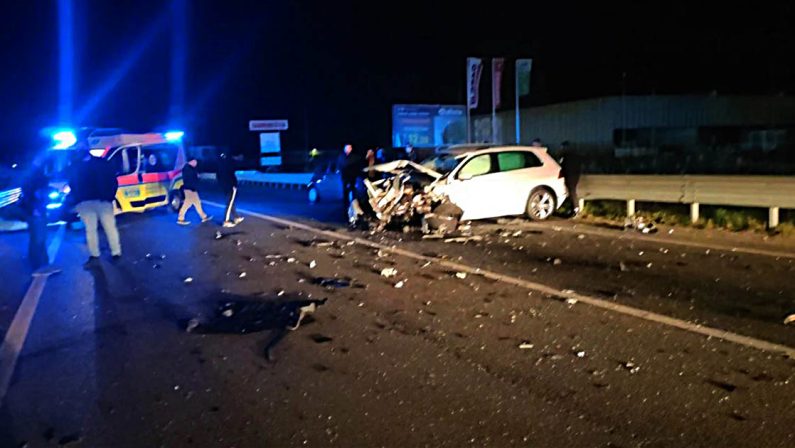 Tragedia della strada a Corigliano-Rossano: un morto e diversi feriti