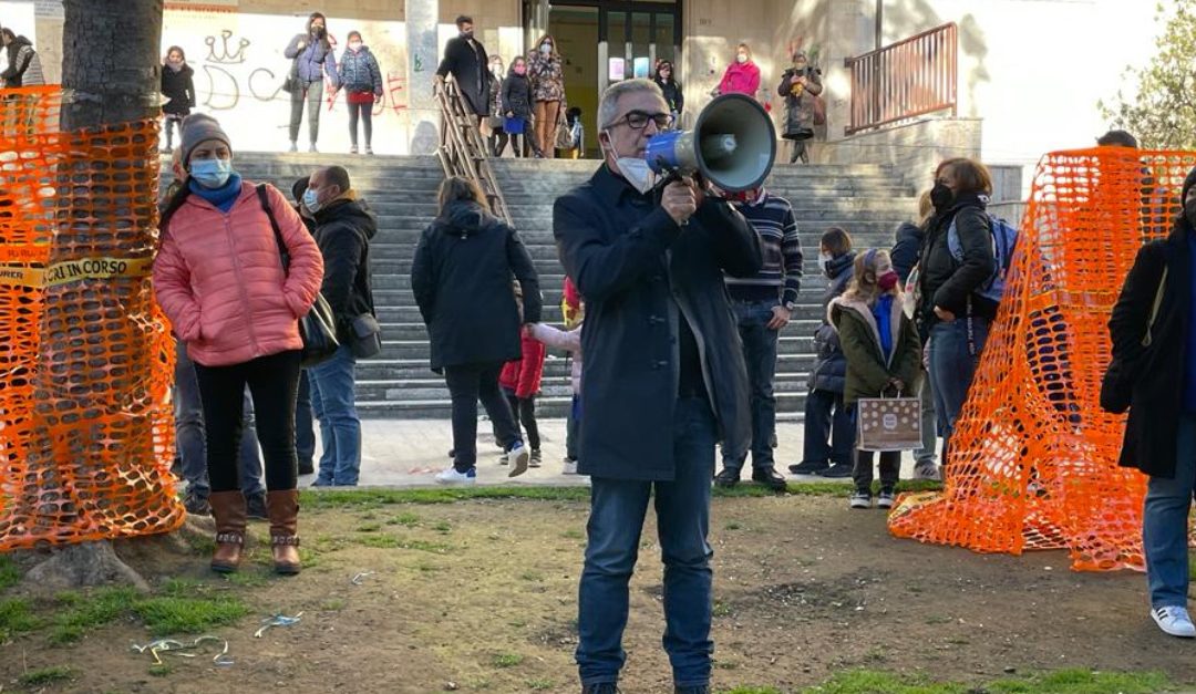 Massimo Ciglio, dirigente della scuola di via Roma al centro delle polemiche