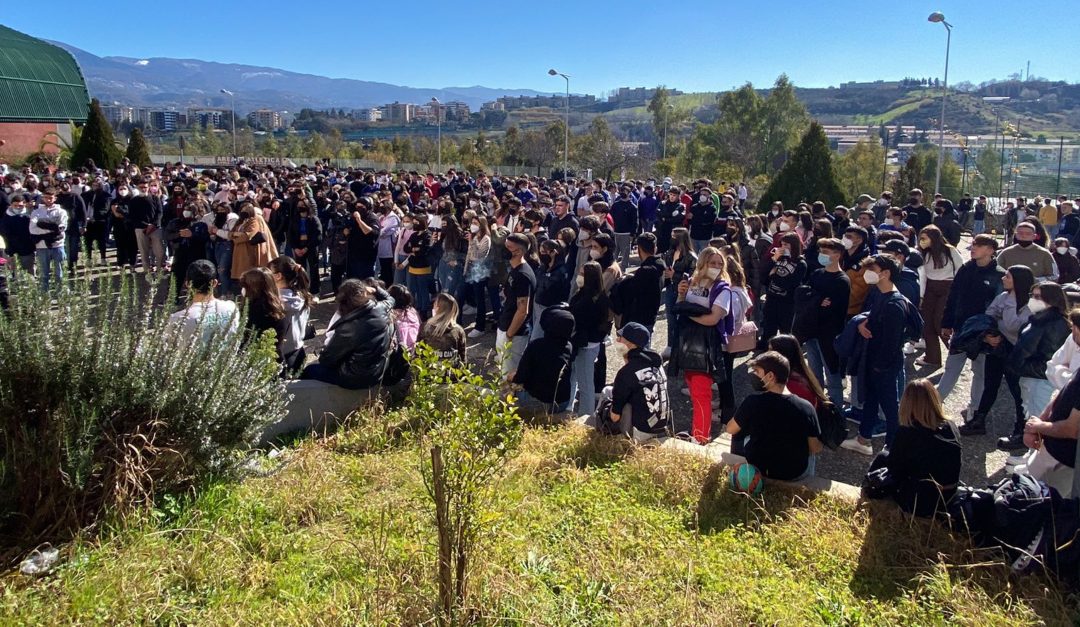 La protesta al liceo Valentini-Majorana di Castrolibero