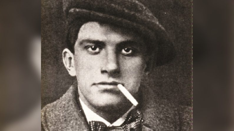 Vladimir Majakovskij, le iperboli di un poeta ingombrante