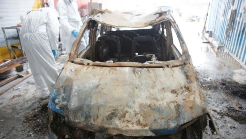 Cadavere carbonizzato nel Vibonese, si scava nella vita privata della vittima