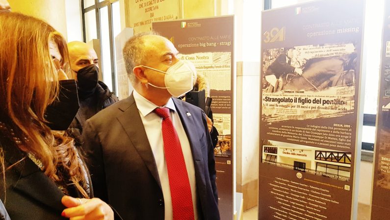 Gratteri piccona la politica anche all'inaugurazione della mostra sulla Dia