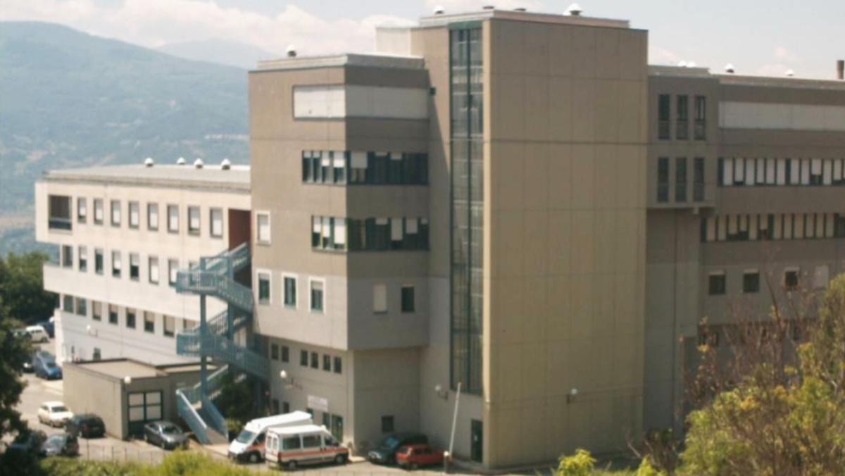 https://www.quotidianodelsud.it/wp-content/uploads/2022/02/ospedale-chiaromonte.jpg