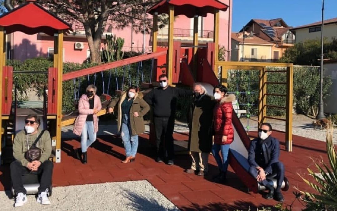 Marina di Gioiosa Jonica, ecco il nuovo parco giochi sul lungomare