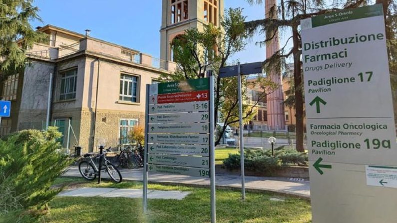 Pretendono sangue no vax per l'operazione del figlio, sospesa la potest&agrave; genitoriale