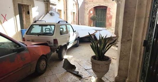 Follia a San Severo: fermato senza green pass entra in Comune con l’auto