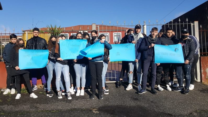 Manca l’impianto di riscaldamento, scioperano gli studenti dell’Ite di Mileto