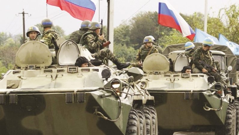 Putin: «Reagiremo all'espansione Nato». Tregua a Mariupol per evacuare i feriti