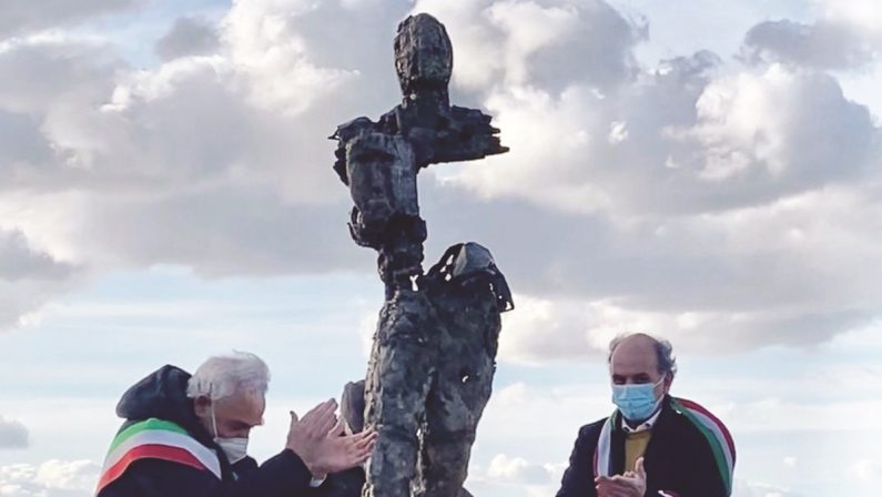 San Ferdinando, inaugurata una statua in memoria di Soumaila Sacko