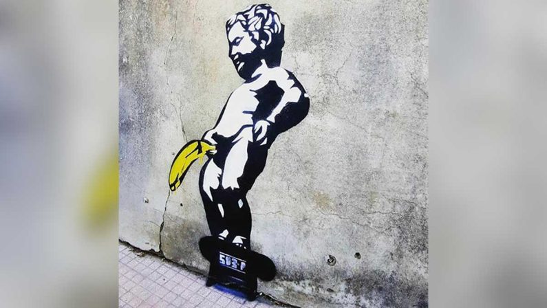 Street art, il "putto" del Banksy di Polistena divide la città