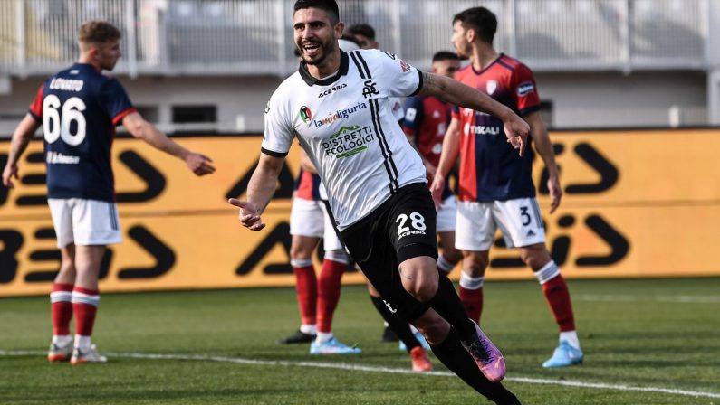Erlic e Manaj lanciano lo Spezia, 2-0 al Cagliari