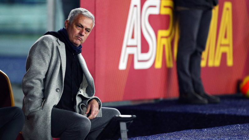 Mourinho “Penso solo al Vitesse e non al derby”