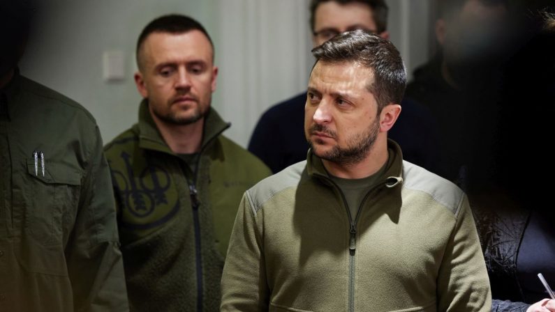 Zelensky invita la Russia a negoziare la pace “Senza indugio”